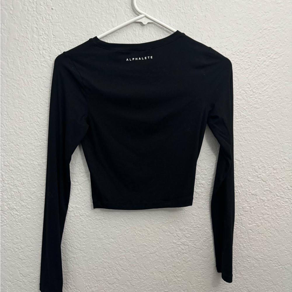 Alphalete Ultasoft Keyhole Cropped Top